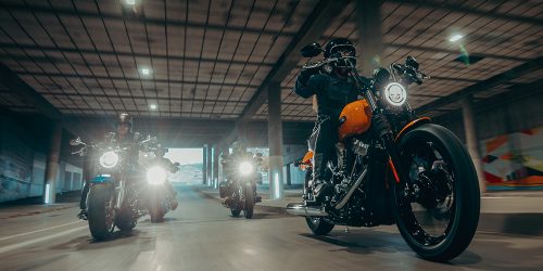 my25-flfb-fxbb-fxbr-fxlrs-cs-group-riding-0060-ab-1 my25-flfb-fxbb-fxbr-fxlrs-cs-group-riding-0060-ab-1